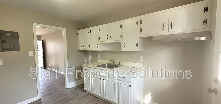1417 Ardmore Dr #D — Photo 11