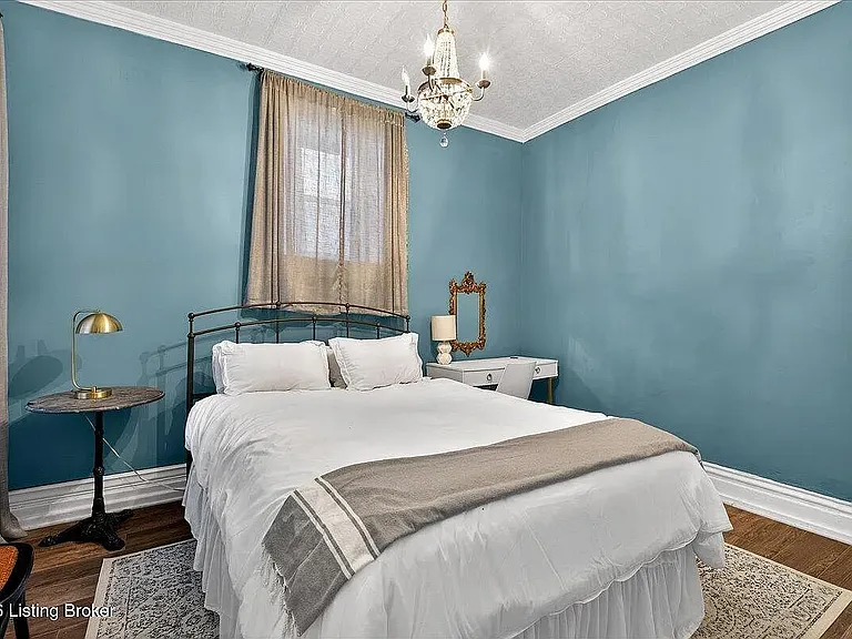 1328 Morton Ave #1 — Photo 4