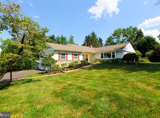 84 Woodstock Dr, Newtown, PA 18940