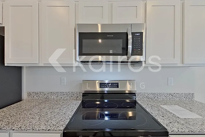 2215 Banyon Cir — Photo 7