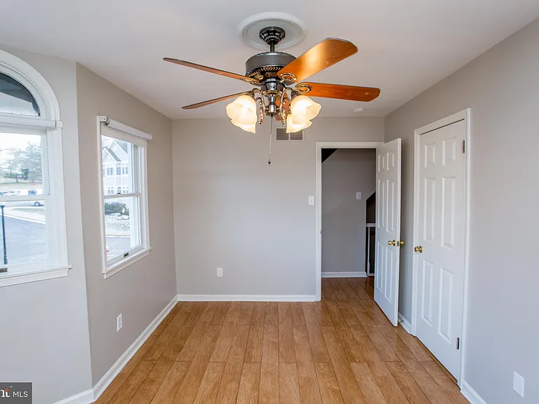 1529 Margaret Ct — Photo 40