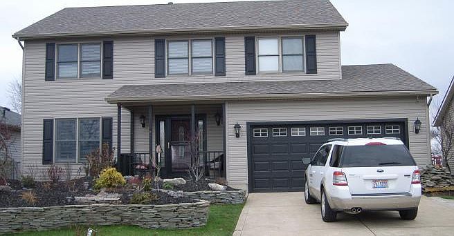 1st image of 585 Carriage Dr