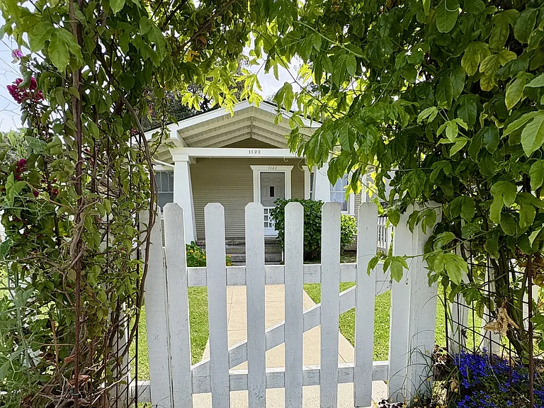 1122 Channing Ave — Photo 3