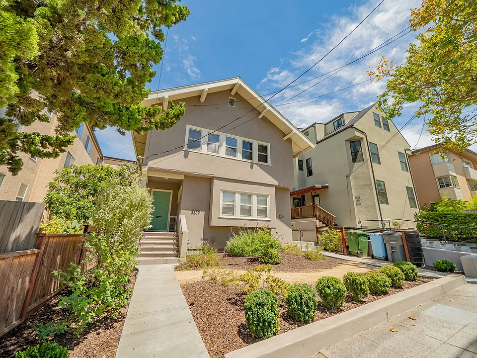 2209 Cedar Street