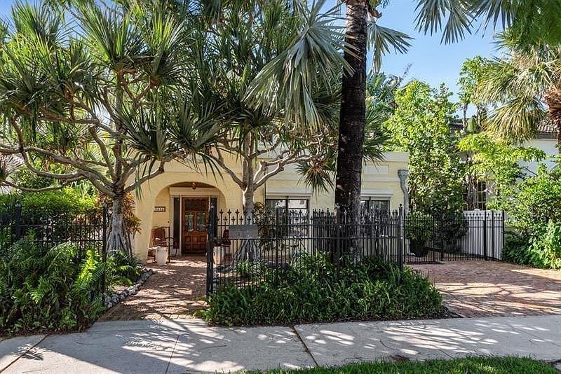 1st image of 2616 Clematis Pl