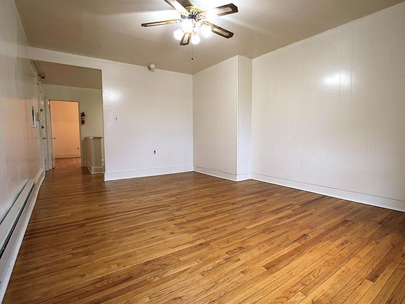 3rd image of 2205 Saint James St #D2