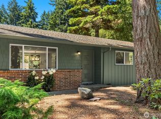 12249 Madison Ave NE, Bainbridge Island, WA 98110