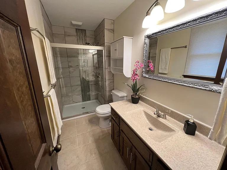 5921 SW 28th Ter — Photo 10