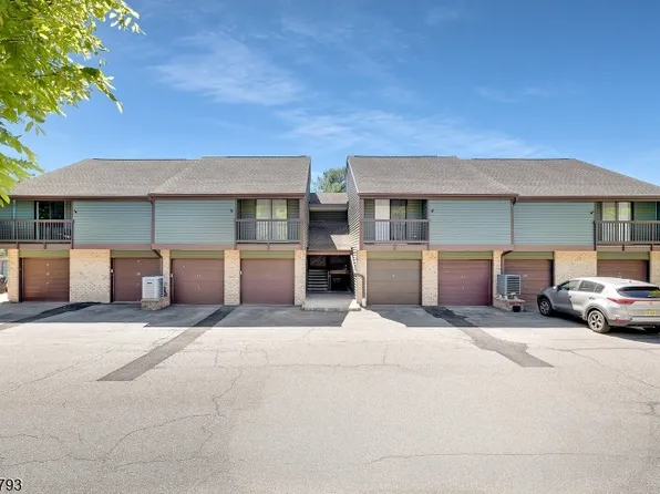 19 Meadowview Dr, Clinton Twp., NJ 08801