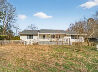 10083 Burkes Pond Rd, Gloucester, VA 23061