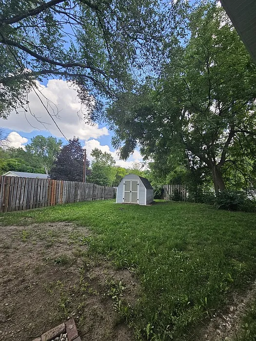 4 bed, 2.0 bath, 1997 sqft, $2,995 — Photo 3