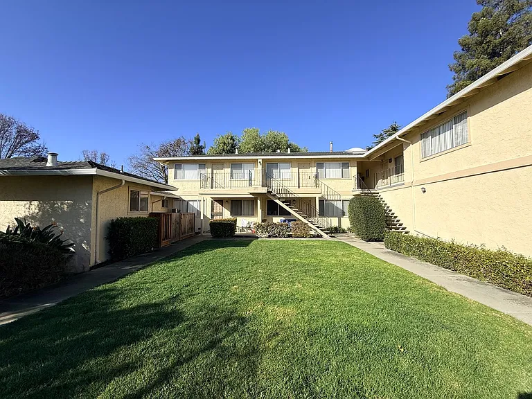 3727 Peacock Court — Photo 1