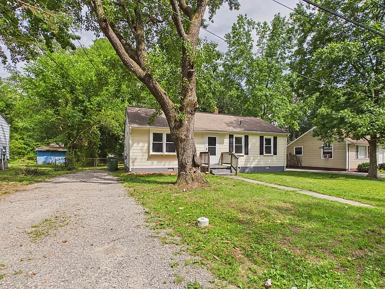 955 Barlen Dr — Photo 3