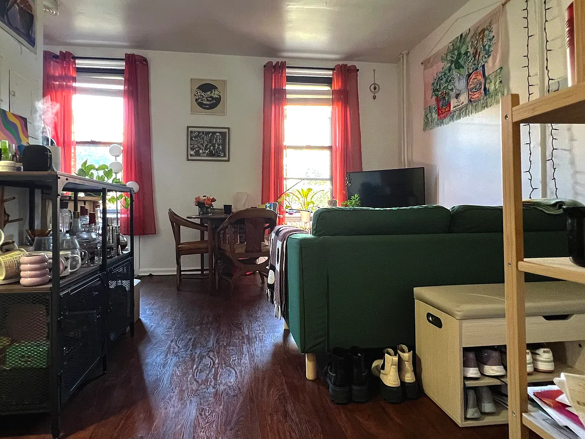 Building Photo - 744 S 15th St #2F