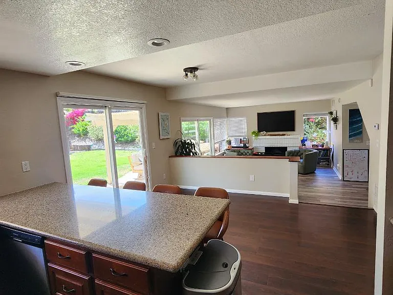 660 Willowspring Dr N — Photo 10