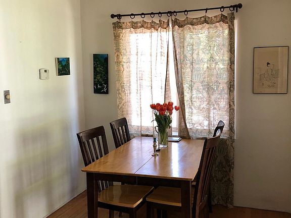 2nd image of 805 Hermosa Dr NE