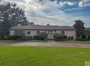 6527 Lakeview Dr, Texarkana, TX 75503
