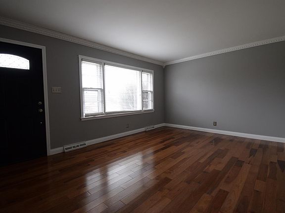 3rd image of 630 Hyden Ct