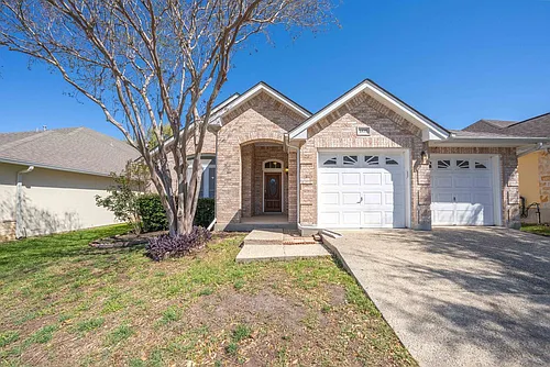 1435 Bluff Frst Photo 1