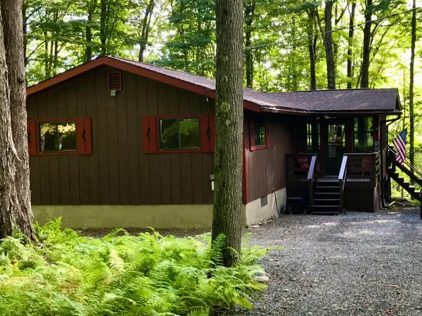 172 Larsen Dr, Gouldsboro, PA 18424