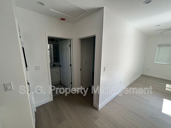 5th image of 10319 1/2 Eldora Ave