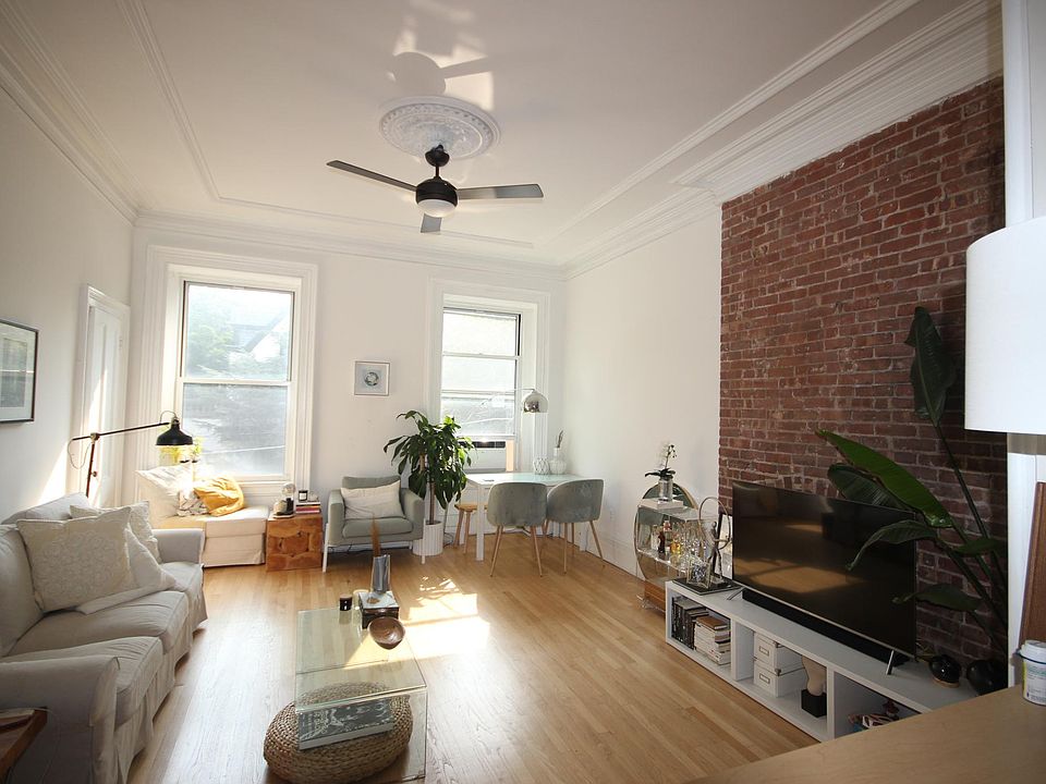 2nd image of 812 Hudson St