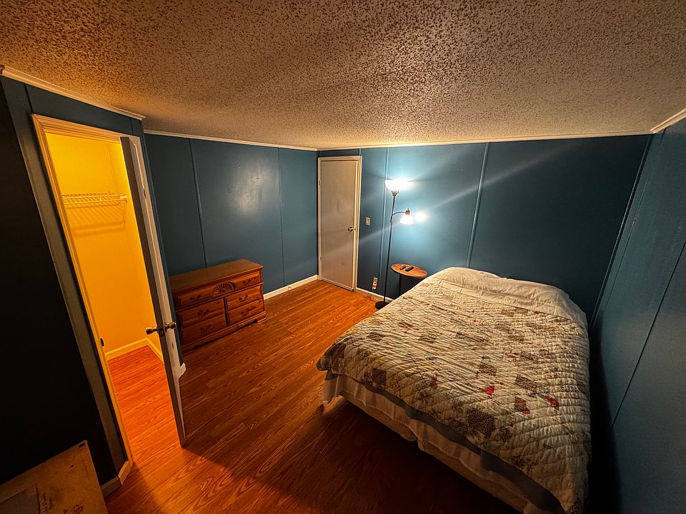 2nd image of 900 Lighthouse Ct