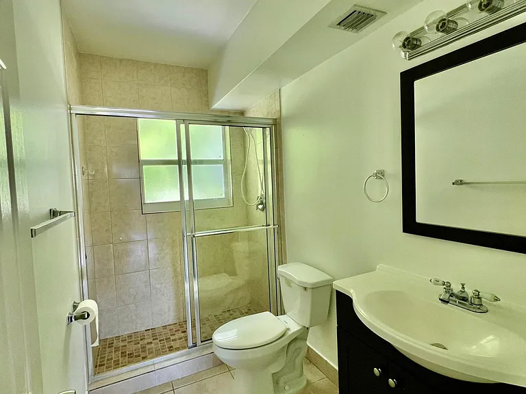 1345 NE 105th St #4 — Photo 15