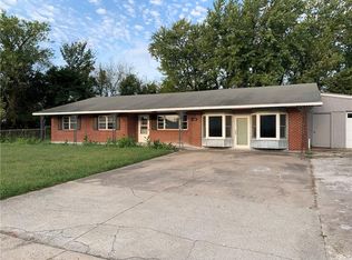 1602 SE J St, Bentonville, AR 72712