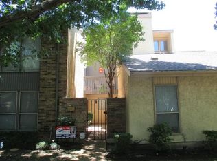 9846 Smokefeather Ln, Dallas, TX 75243