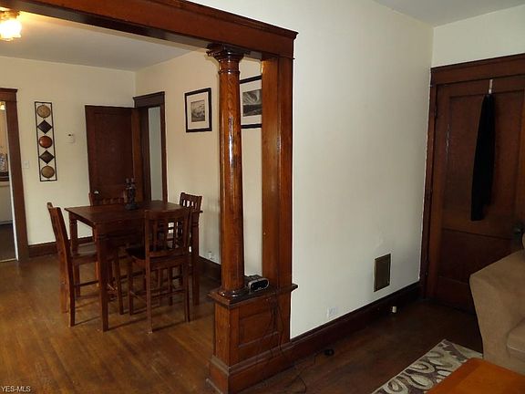 5th image of 3017 Portman Ave