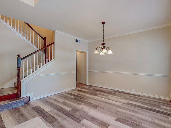5th image of 2105 Steeplewood Dr