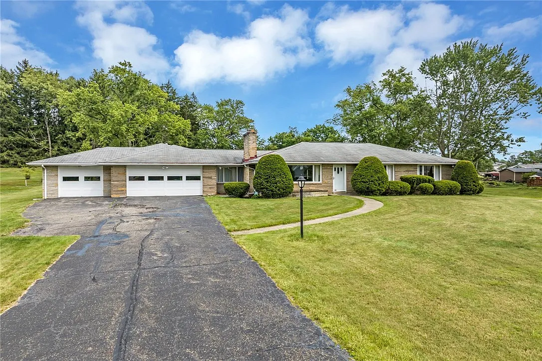 9540 Katherine Dr photo 1