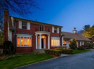 80 Tupelo Hill Dr, Cranston, RI 02920