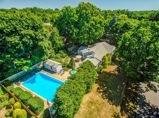 3 Stratford Rd, Barrington, RI 02806