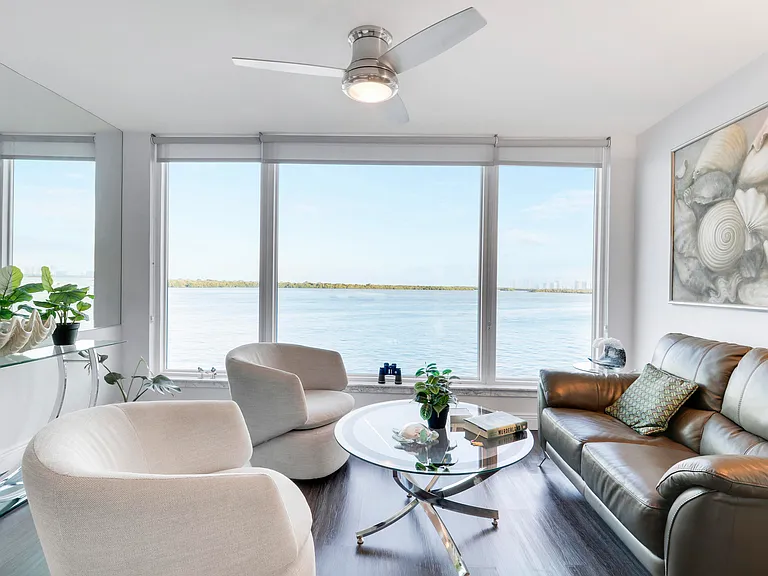 52 Yacht Club Dr #402 — Photo 15