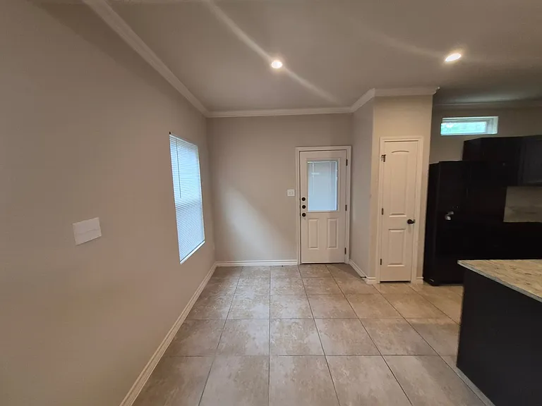 6842 Lakeview Dr #101 — Photo 8