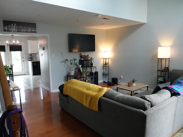 2100 Stonewood Ln — Photo 5
