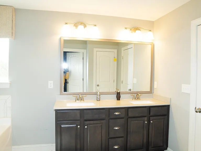 7082 Founders Way — Photo 3
