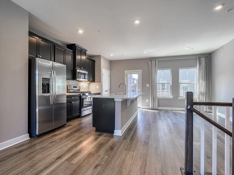 6100 Northwest Dr #1 — Photo 22
