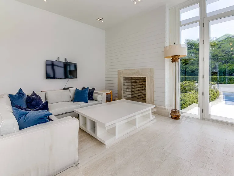 90 Pheasant Ln — Photo 15
