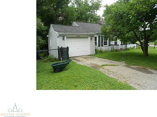 3rd image of 2225 N Grand River Ave