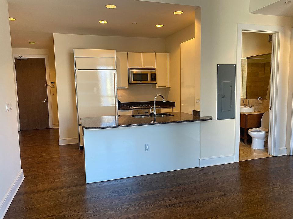 1st image of 250 E 49th St #20B