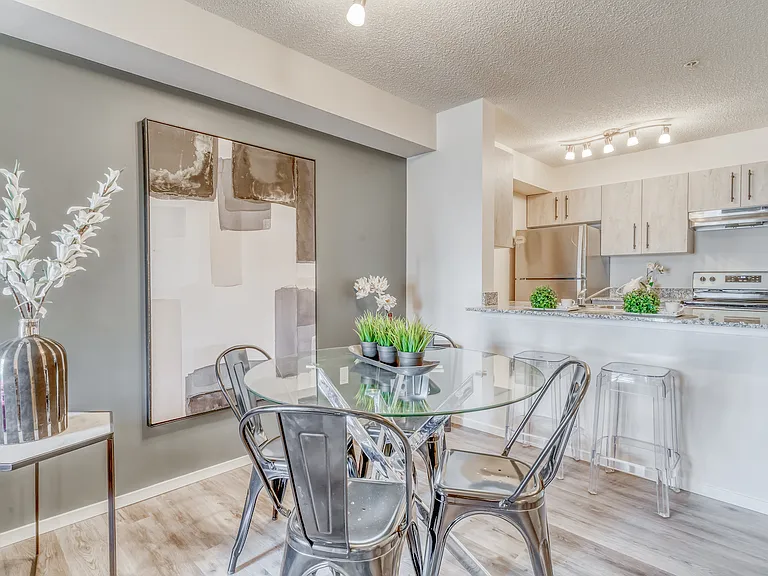 905 Evanston Dr NW — Photo 34