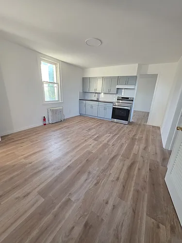 154 Weed Ave #2R Photo 1
