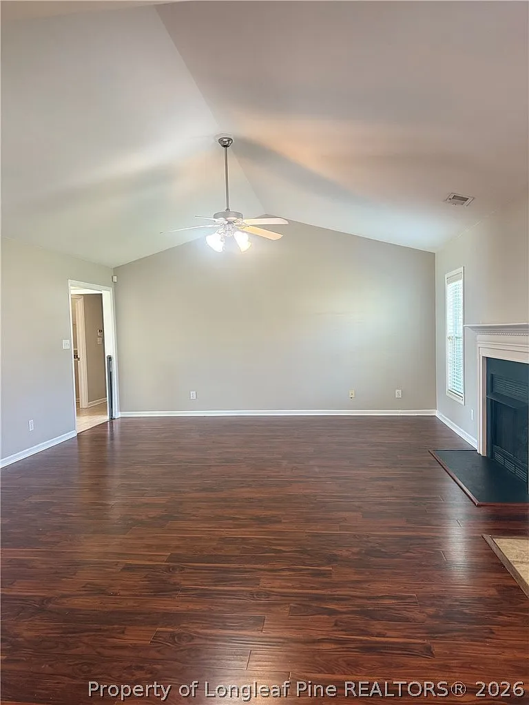 3 bed, 2.0 bath, 1945 sqft, $1,895 — Photo 4
