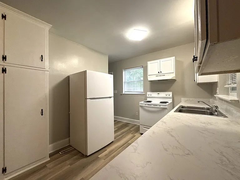 2000 Weststone Dr — Photo 6