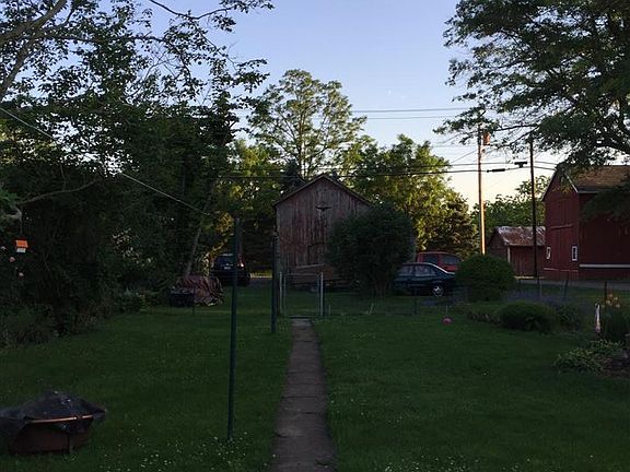 4th image of 536 W King St