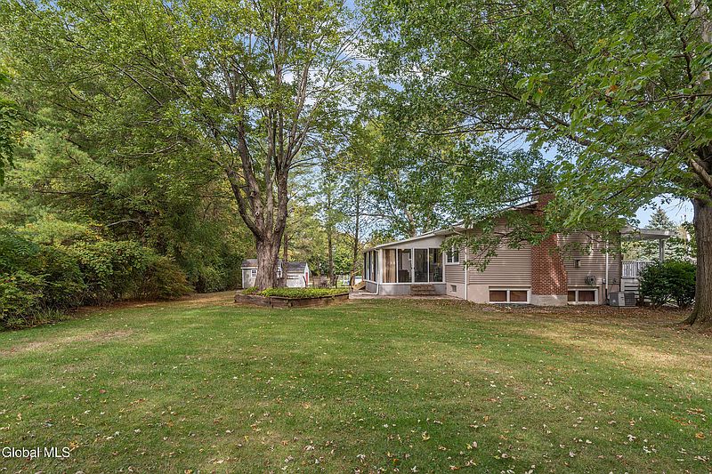 5th image of 8 Cottage Avenue