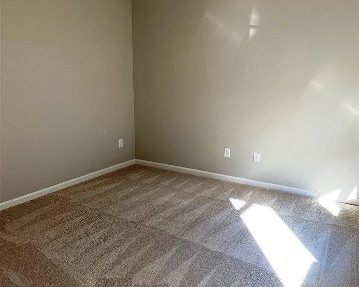 1015 Larabee Ln — Photo 16